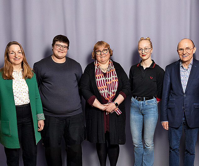 Foto des fünfköpfigen Synodenpräsidiums des evangelisch-lutherischen Kirchenkreises Hamburg-Ost